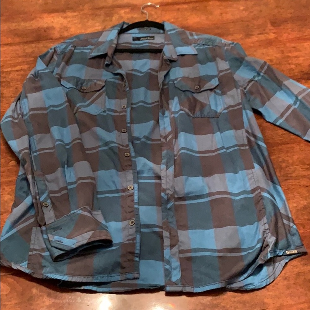 Men’s buckle collared shirt